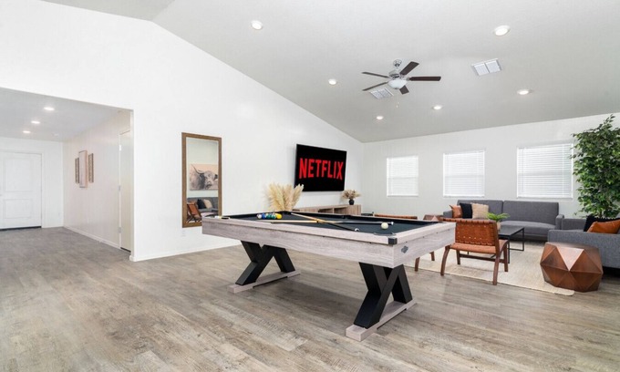 Tamaron Maison | *Spacious Family Oasis*Pool Table*Backyard*Garage*