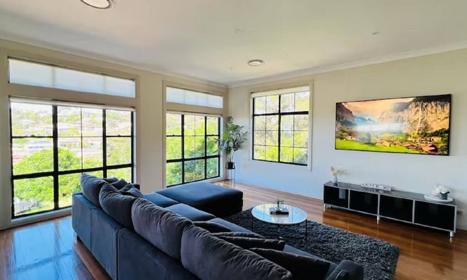 Kiama Maison | Spacious Family Oasis (Now sleeps 10)