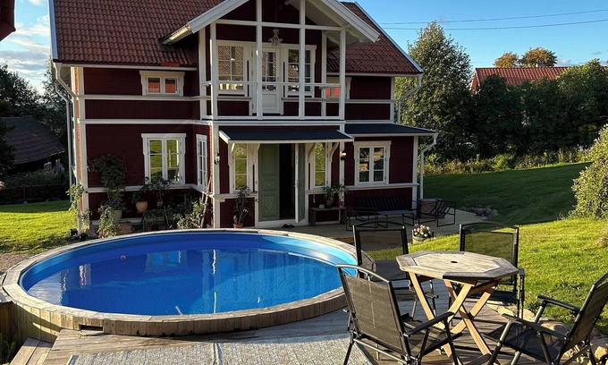 Insjon Autre | Spacious Farmstead with Two Houses in Charming Dalarna