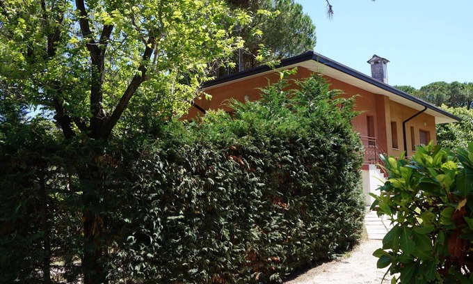 Lignano Riviera Appartement | Spacious first floor apartment with private garden