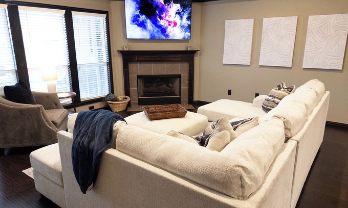 Broken Arrow Maison | Spacious four-bedroom house in beautiful Broken Arrow. No cleaning fees!