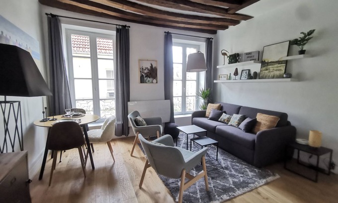 Saint-Germain-en-Laye Appartement | Grand studio lumineux et calme dans le centre historique