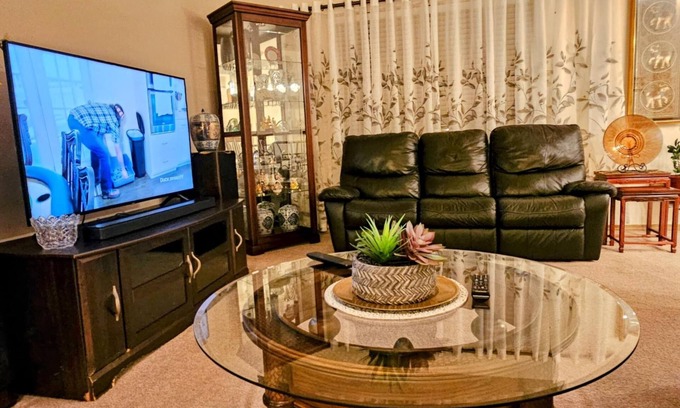 Parkwood Maison | Spacious Full 5 Bed Family Home in Quaint and Central Location Port Orchard