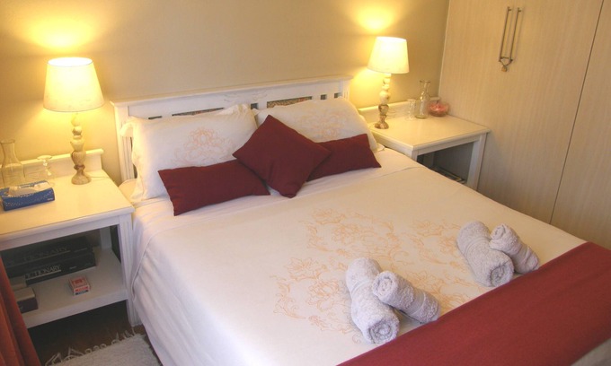 Barrydale Appartement | Spacieux, cuisine complète, grand jardin. Vue sur la montagne. Conviviale et familiale.
