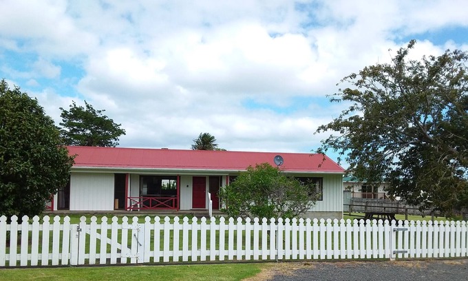 Coromandel Maison | Spacious/Fully fenced/Pet Friendly/Internet - 250m to Township.