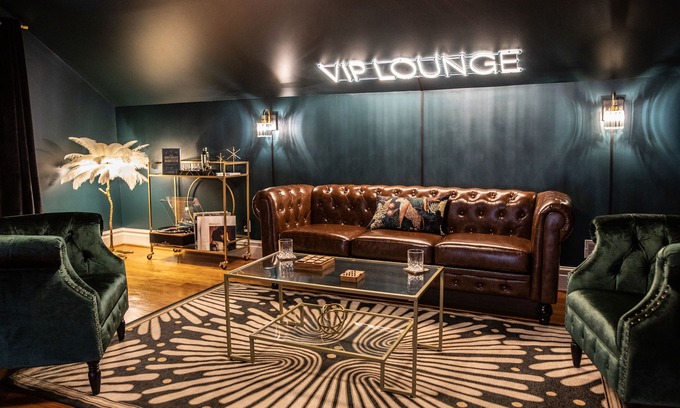 Buffalo Maison | Chic & Spacious! Game rm, Jungle rm, Bubble Chairs, Vinyl's, Patio, Prime area!