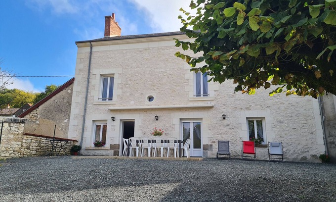 Lye Cottage | Gîte spacieux près du zoo de Beauval avec cour privative, terrasse, et équipements complets