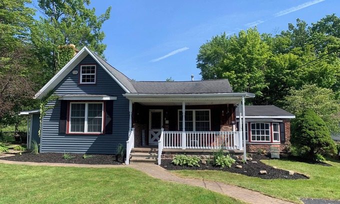 Lake Erie Beach Maison | Spacious Grandview Bay Home