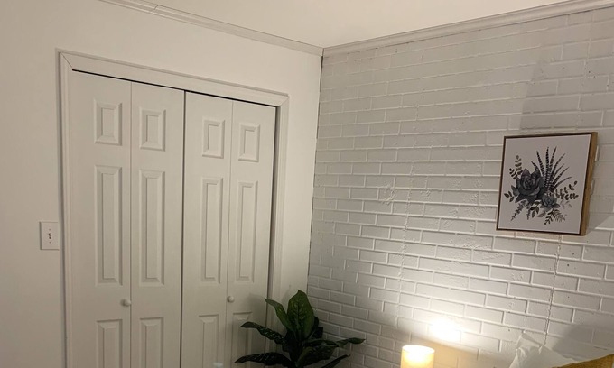 Hamilton Maison | Spacious Guest Suite 12 minutes from Nauvoo, IL.