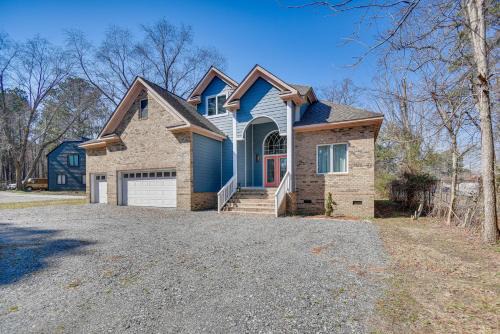 Newport News Maison | Spacious Hampton Vacation Home Near Beaches!