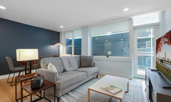 Mid-Cambridge Appartement | Spacious Harvard Square 2BR w/ W/D near Redline by Blueground