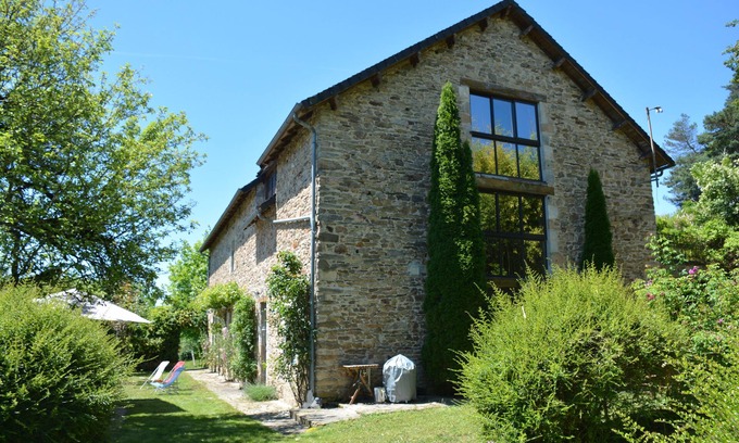 Altillac Maison | Spacieuse maison de vacances avec piscine à proximité de Beaulieu sur Dordogne