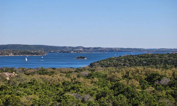 Jonestown Villa | Villa surplombant le magnifique lac Travis au Hollows Resort!
