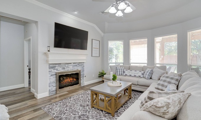 South Arlington Maison | "Spacious Home for a group of 12, Your family Getaway"