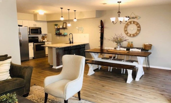 Comanche Point At Point Venture Maison | Spacious Home in Resort Community w/Incredible Views & Park on Lake Travis
