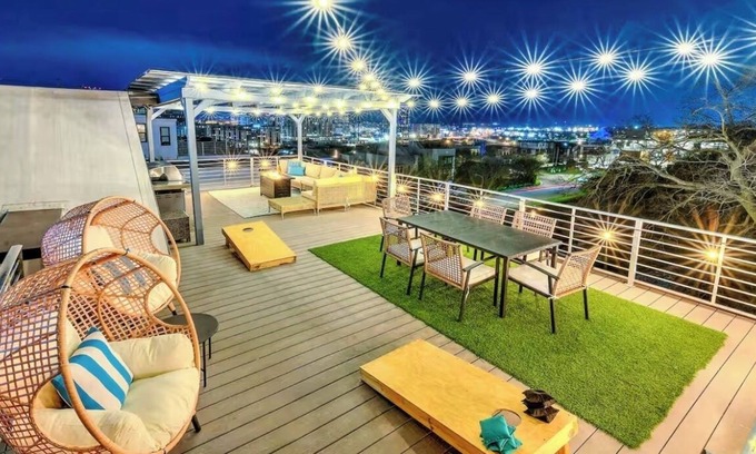 Edgehill Maison | Spacious Home in The Gulch, 14 beds, Skyline Views, best location in Nashville!
