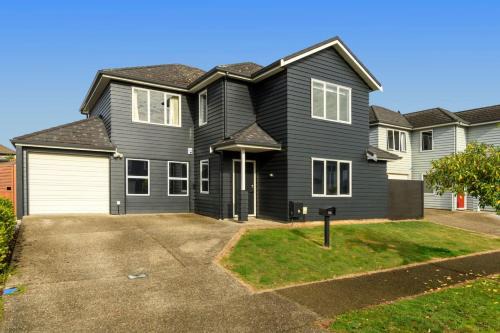 Tauranga Maison | Spacious home on landing drive