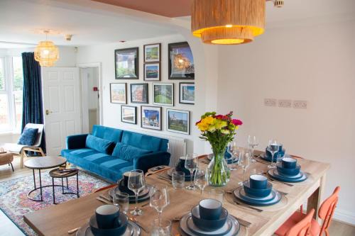 Pontrilas Maison | Spacious Home, Walk to City Centre & Free Parking
