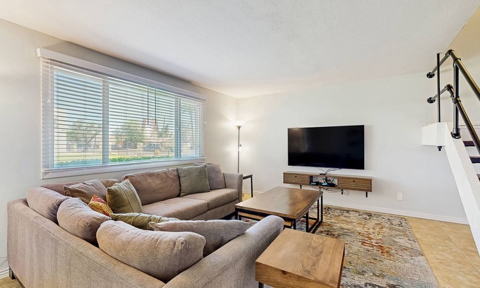 Casa Granada Townhouses Maison | Spacious home with enclosed yard, pool & grill - walk to downtown