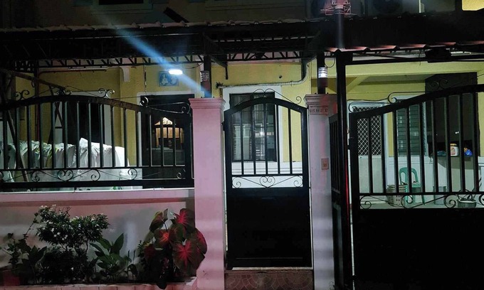 Imus Maison | Spacious home with fast internet connection! Near commercial establishments