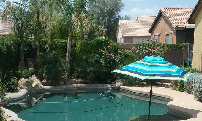 Garden Trails Maison | Maison spacieuse avec piscine privée à proximité des activités sportives et commerciales
