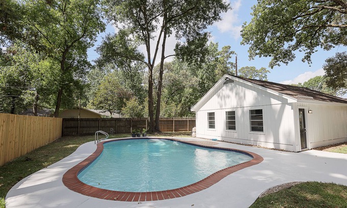 Spring Maison | Spacious home with private pool-minutes from The Woodlands TX