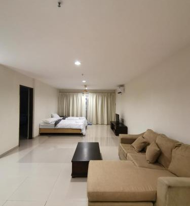 Lumut Appartement | Spacious & Homey Apartment at Marina Island by JoMy Homestay