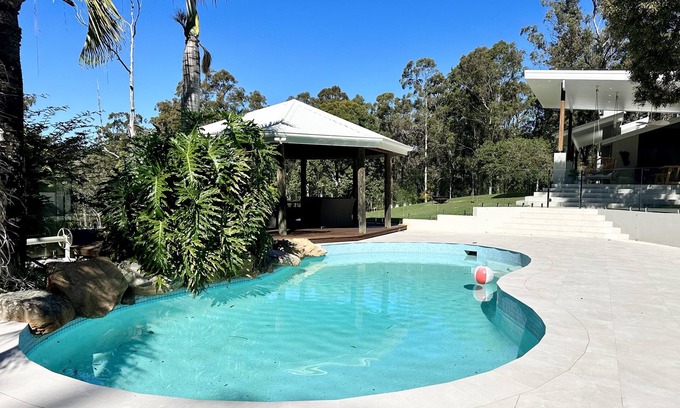 Burbank Maison | Spacious House for Family & Friends