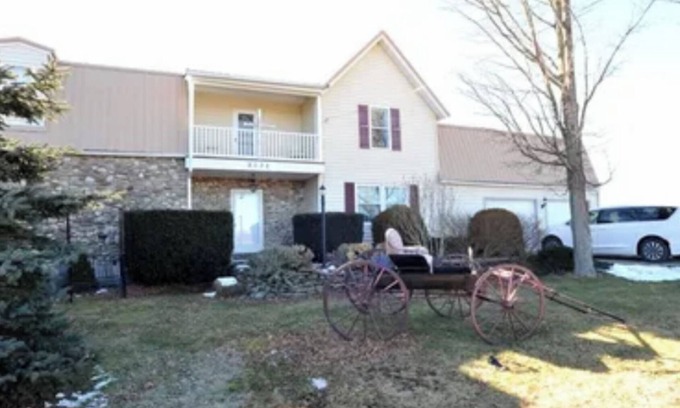 Avoca Maison | Spacious house in charming Avoca NY with WiFi, AC and eight person, hot tub.
