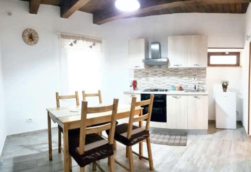Frascineto Maison | Spacious house in Frascineto with mountain view 130 m²