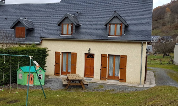 Peyragudes Villa | Maison Spacieuse dans le village de Loudenvielle pour 8 personnes classée 4 *