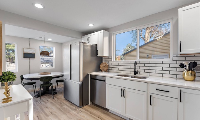 Northeast Minneapolis Arts District Maison | spacious house in the heart of Northeast Minneapolis