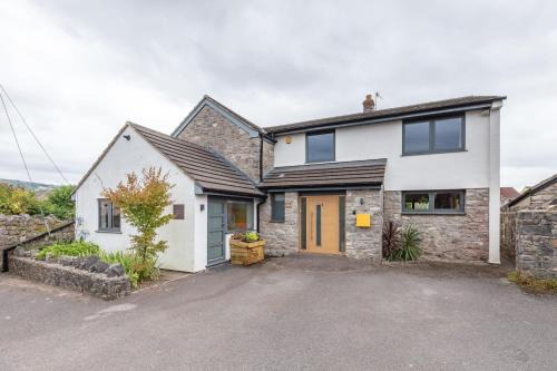 Cheddar Maison | Spacious House in the Heart of Cheddar