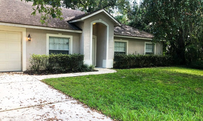 DeLand Maison | Spacious House near Downtown Deland