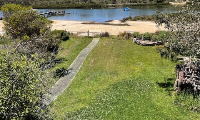 Cannons Creek Maison | Spacious house- sea view- kayaks