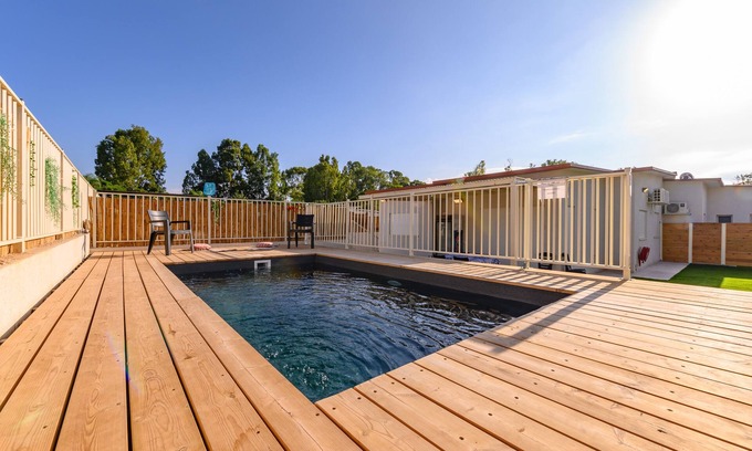 Shadmot Dvora Maison | Spacious house with a private pool in the Galilee landscape.