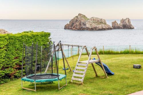 Liencres Maison | Spacious house with sea view in Liencres + jacuzzi