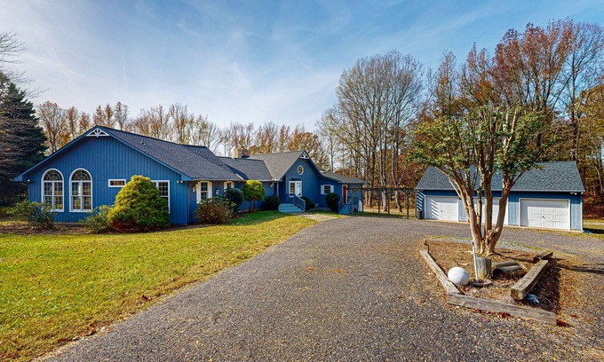 Bumpass Maison | Spacious house with water view, kayaks, foosball table, deck, firepit