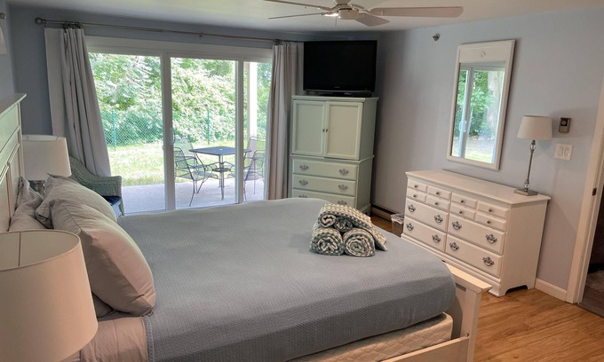 Wells Copropriété | Spacious/Immaculate 1st flr 1,260 SqFt Unit