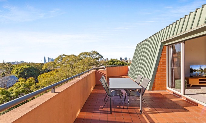 Camperdown Appartement | Spacious Inner-West 2-Bed with Alfresco Dining