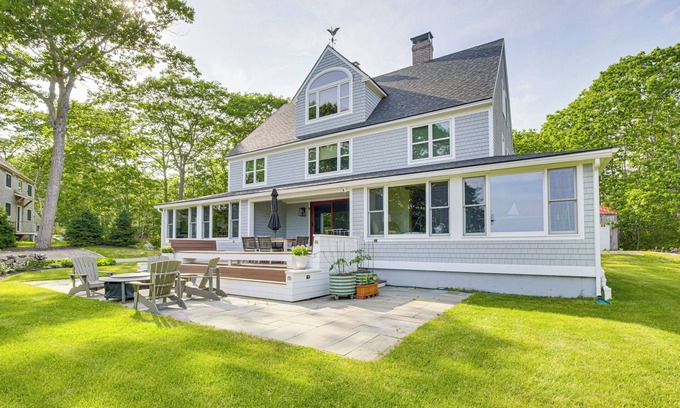 Kennebunkport Maison | Maison spacieuse avec vue - 2 Mi. à Goose Rocks Beach!