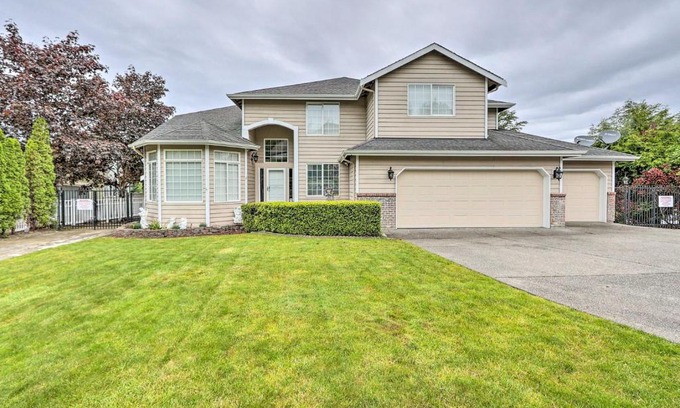 Kent Maison | Spacious Kent Home Great for Large Families!