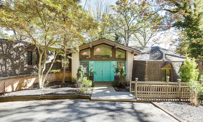 Gulph Mills Maison | Spacious King of Prussia Home w/ 2 Game Rooms