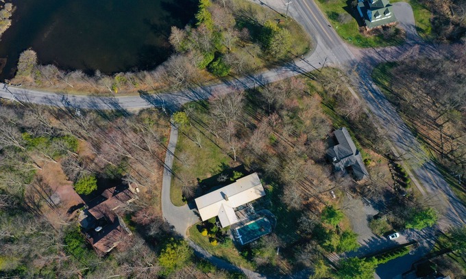 Eagles Mere Maison | Spacious Lake House - Eagles Mere