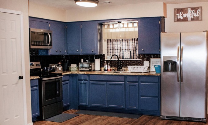 Fay Maison | Spacious Lake Retreat 3BR Home Near Canton Lake w/Huge Living Room Boat Parking