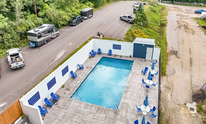 Gilford Maison | Spacious Lake View Laconia Apt Near Weirs Beach