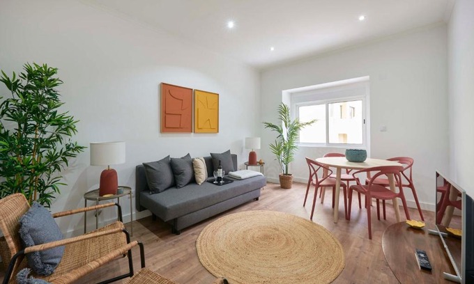 Mina Appartement | Spacious & Light-Filled 4BR Apartment By TimeColer