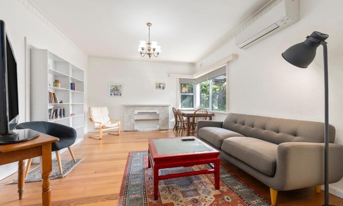 Black Rock Appartement | Spacious, Light filled, One Bedroom House by the Beach