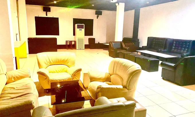 Bakilid Cabine | Spacious lodge in terrific Mandaue City with AC, WiFi