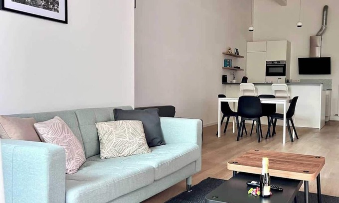 Anderlecht Appartement | Spacious Loft Up to 4 Guests Comfort & Style in Brussel